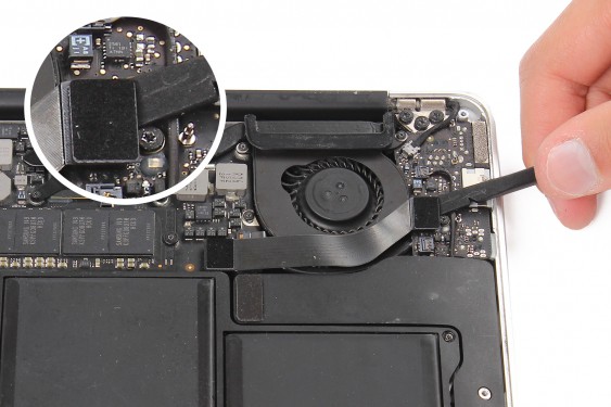 Guide photos remplacement carte d'entrées/sorties Macbook Air 13" mi-2011 EMC2469 (A1369) (Etape 4 - image 1)