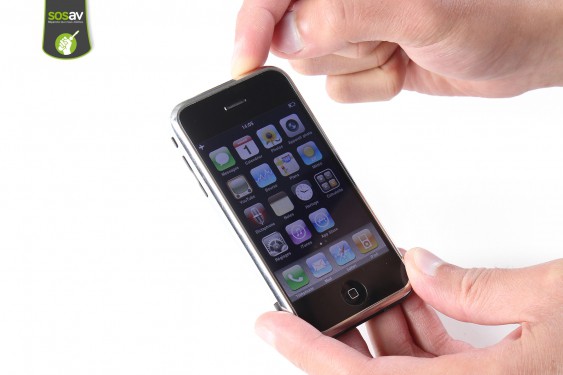 Guide photos remplacement cache antenne gsm iPhone (1ère Génération) (Etape 1 - image 1)