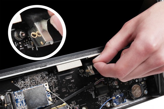 Guide photos remplacement ventilateur du lecteur optique iMac 24" mi-2007 & début 2008 (EMC 2134 et 2211) (Etape 14 - image 2)