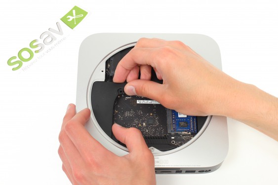 Guide photos remplacement connecteur de donnees et alimentation du disque dur Mac Mini Late 2012 (Etape 12 - image 1)