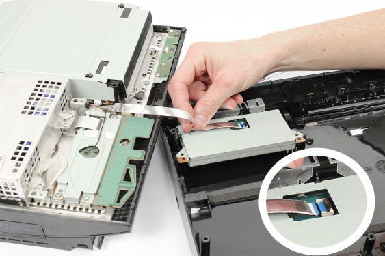 Guide photos remplacement pile de mémoire Playstation 3 Fat (Etape 8 - image 1)