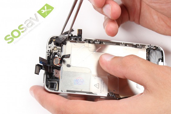 Guide photos remplacement nappe prise jack, boutons volume et vibreur iPhone 4 (Etape 32 - image 2)