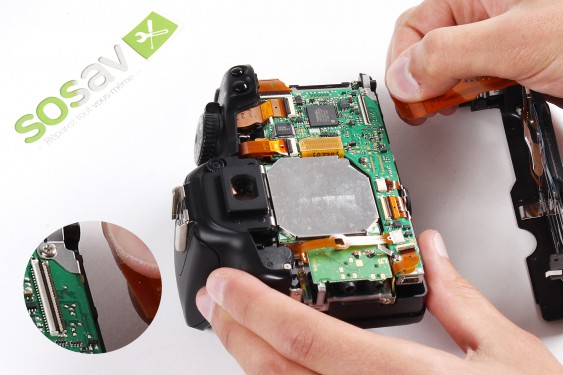 Guide photos remplacement element de fixation de la vis du trepied Canon EOS 1000D / Rebel XS / Kiss F (Etape 16 - image 4)