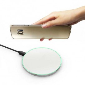 Station de charge QI avec contour lumineux